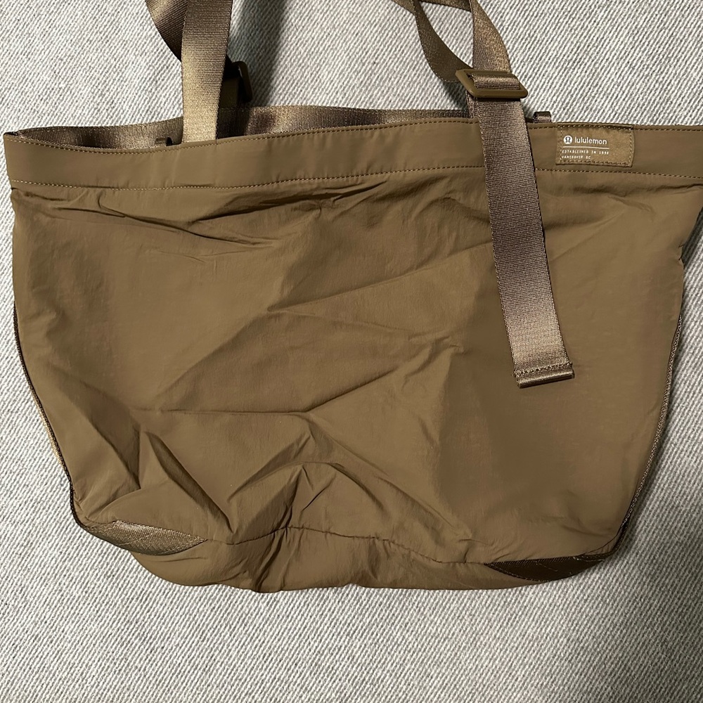 Lululemon bag